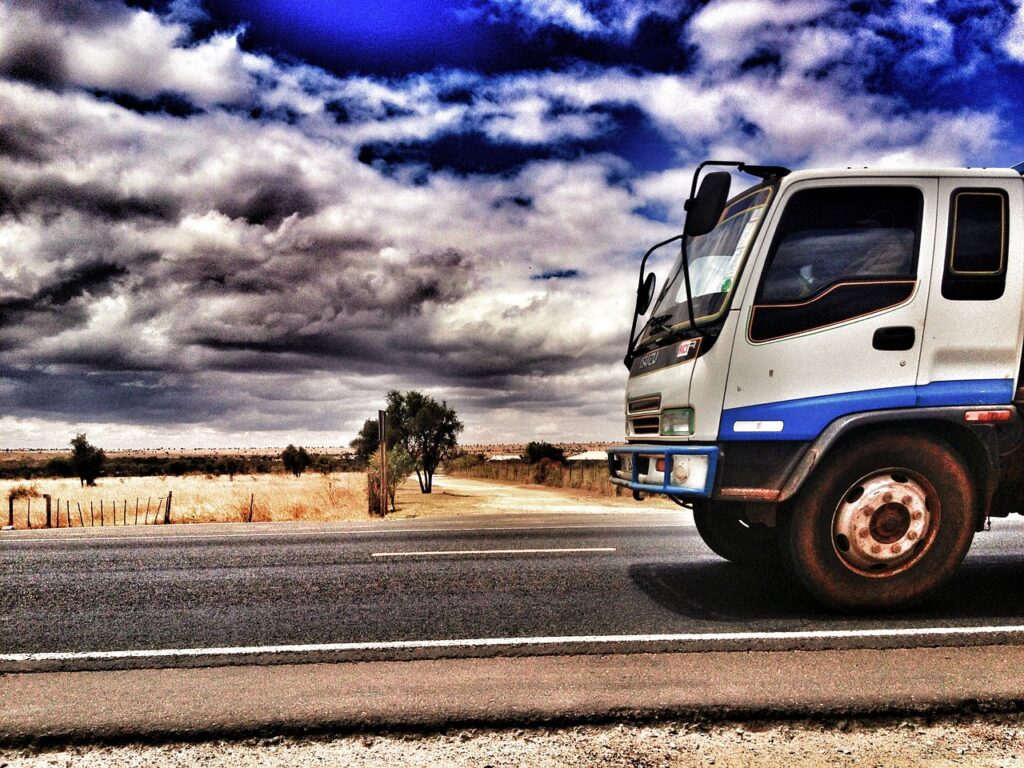 truck, travel, lorry-509467.jpg